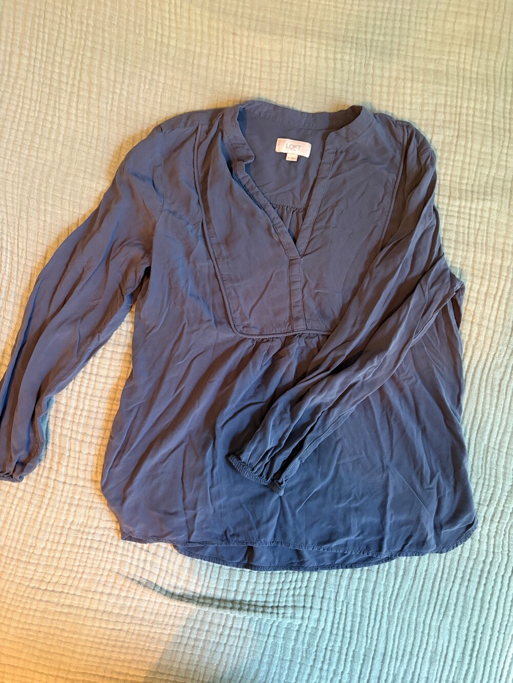 LOFT Outlet Womens Blouse Medium Navy Blue Rayon Long Sleeve V Neck Tunic Top